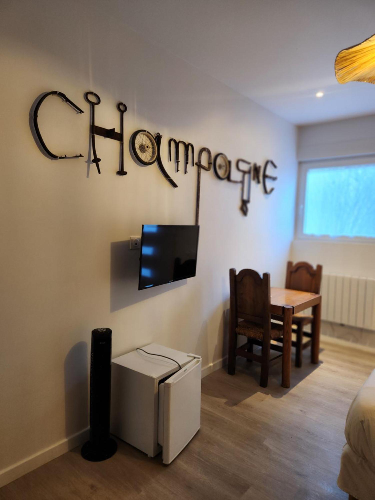 Chambres privées hyper-centre Epernay lit 160x200cm Exterior foto